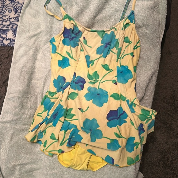 Cole skirted one piece swimsuit GUC size 16 - Picture 1 of 4